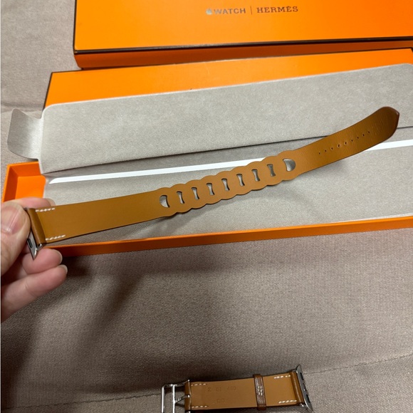 Hermes Apple Watch Double Tour 41 mm Gourmette Fauve - Picture 2 of 3